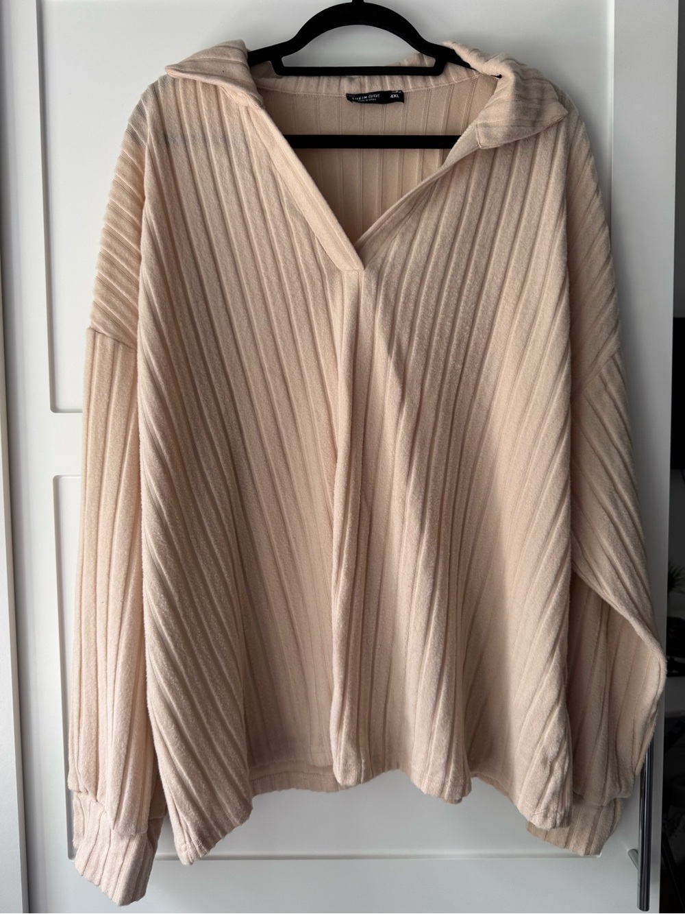 Wide Ribbed V-Neck Top in Light Pinky Beige